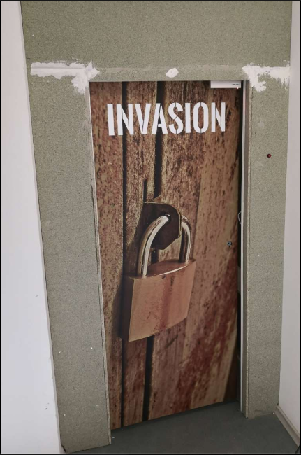 Invasion Tür Neu